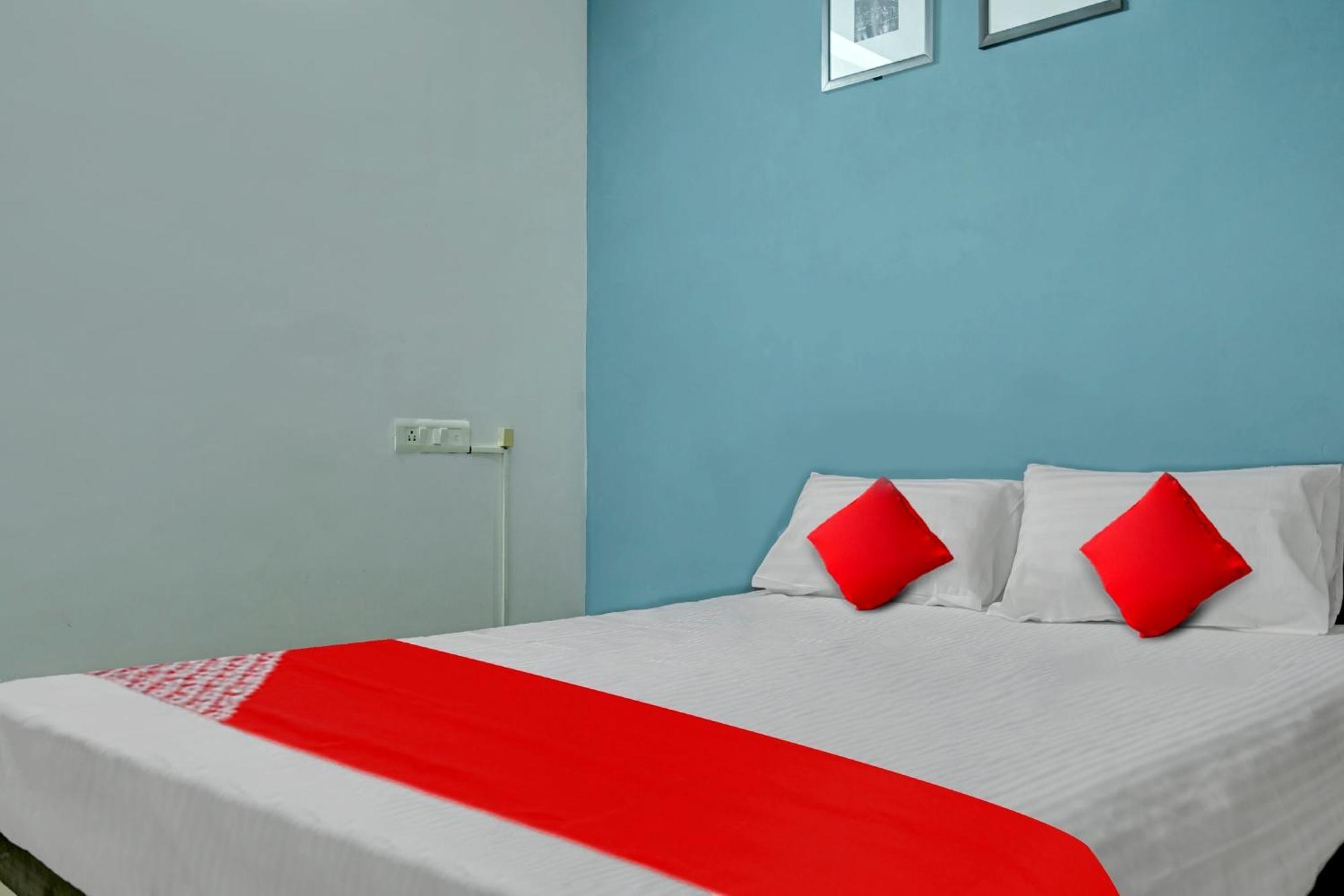 Live As Chn727 Hotel Gūduvāncheri Buitenkant foto